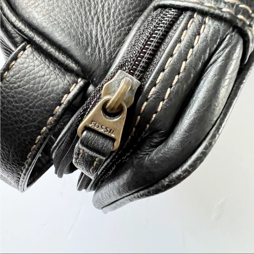 Fossil Black Leather Toiletry Bag - Picture 10 of 11